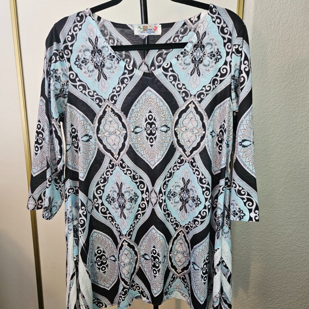 Women's Top/Tunic Shark Bite/Summer Size L